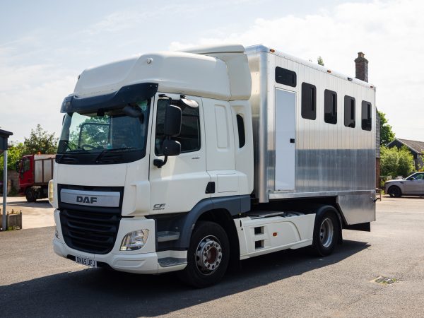 2015 18t DAF 440 QC Horseboxes